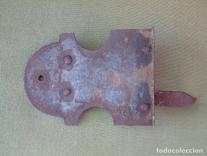 Antig&uuml;edades: ANTIGUO PESTILLO, CERROJO DE MUELLE DE HIERRO. - Foto 6
