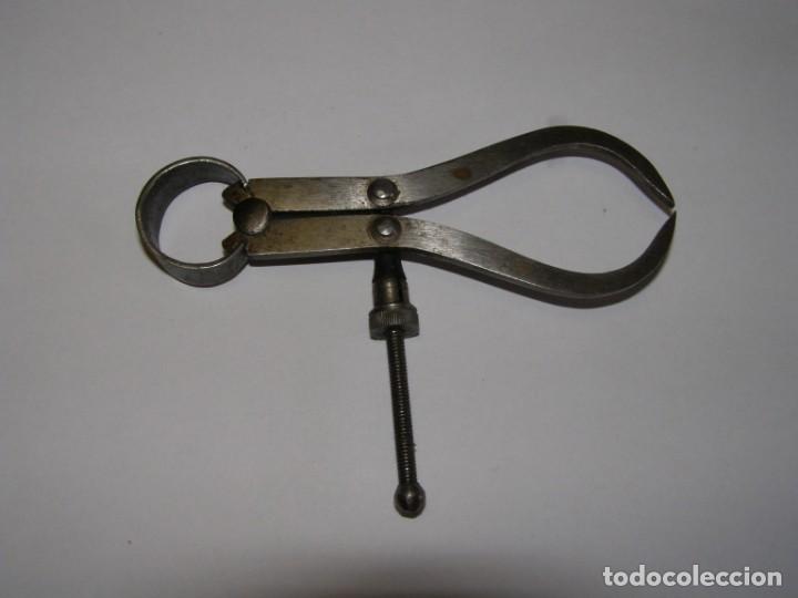 Antig&uuml;edades: Compas de taller, A&ntilde;os 40. N&ordm; 2. - Foto 2