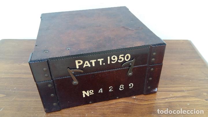 Antig&uuml;edades: ALIDADA AZIMUTAL CON SU CAJA - Foto 2