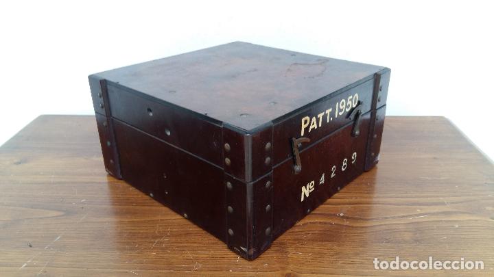 Antig&uuml;edades: ALIDADA AZIMUTAL CON SU CAJA - Foto 3