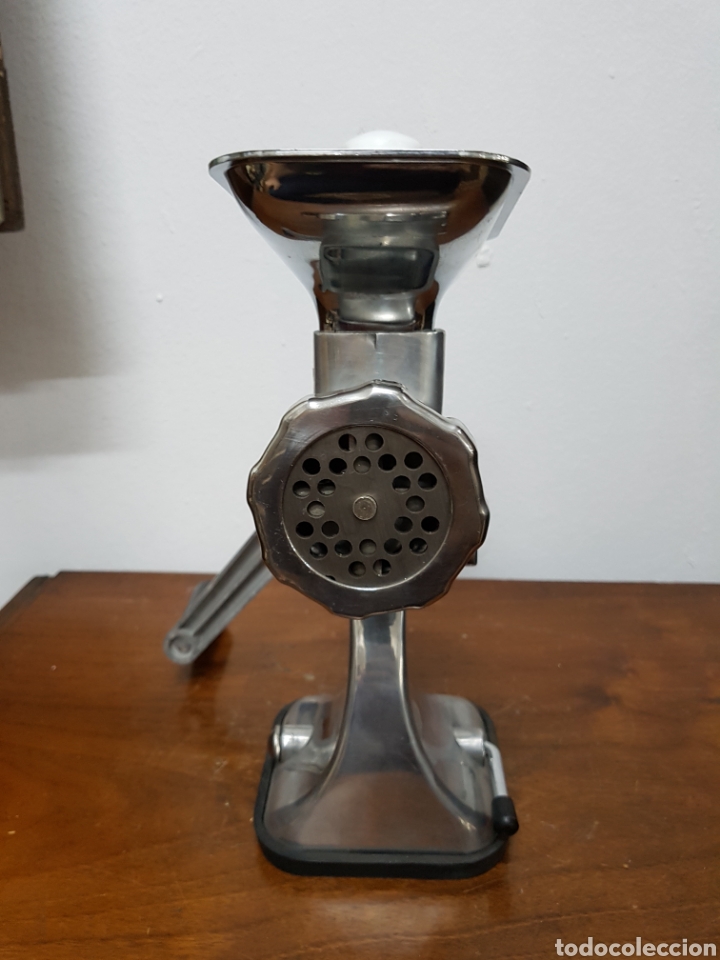 Antig&uuml;edades: Picadora de carne vintage Bermar E - Foto 2