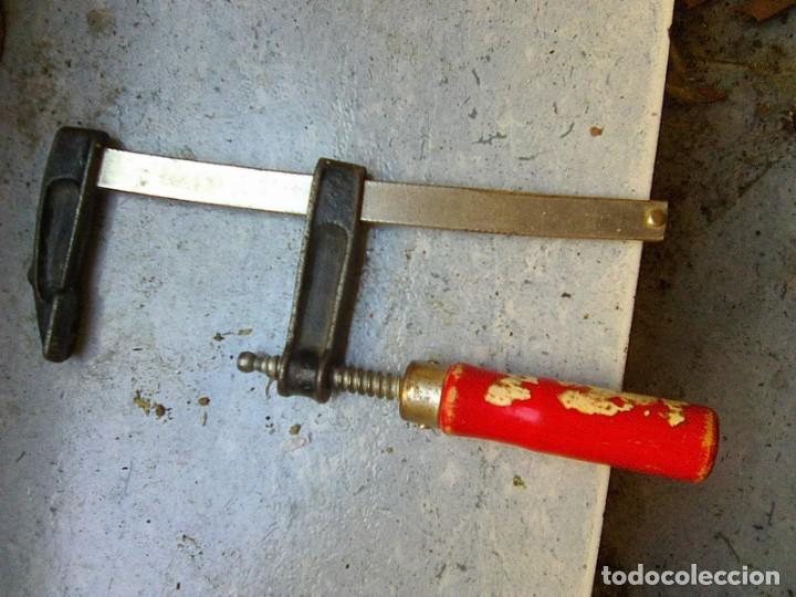 Antig&uuml;edades: peque&ntilde;o gato sargento de carpintero - 30 cms extendido - Foto 1