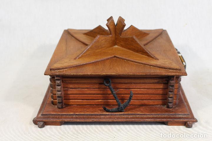Antig&uuml;edades: caja de madera con remo - ancla - barco - timon - Foto 1