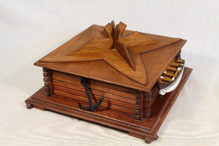 Antig&uuml;edades: caja de madera con remo - ancla - barco - timon - Foto 3