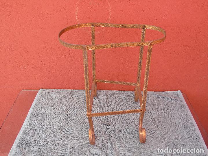 Antig&uuml;edades: ANTIGUO SOPORTE DE HIERRO PARA BACINILLA. - Foto 3