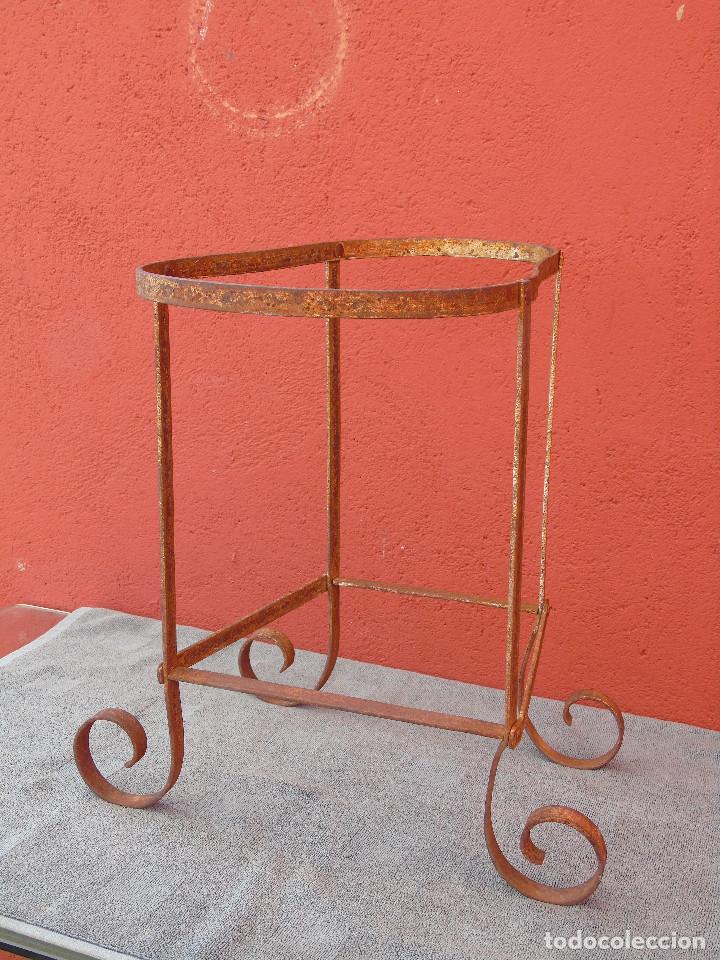 Antig&uuml;edades: ANTIGUO SOPORTE DE HIERRO PARA BACINILLA. - Foto 5