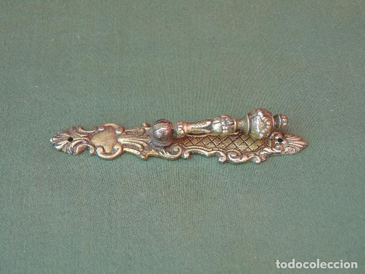 Antig&uuml;edades: ANTIGUO TIRADOR DE BRONCE ALARGADO. - Foto 1