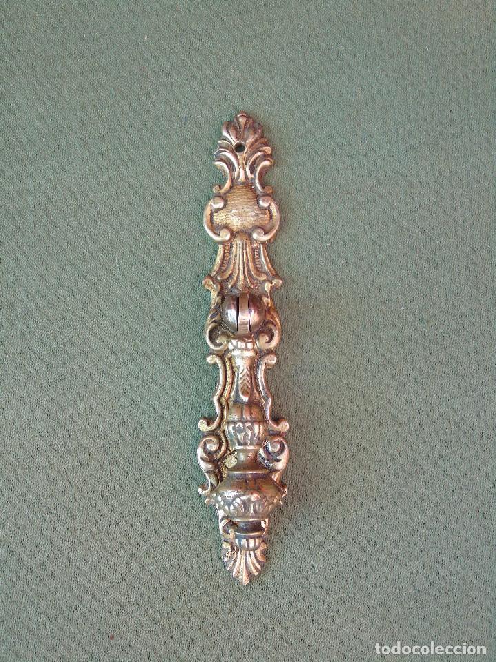 Antig&uuml;edades: ANTIGUO TIRADOR DE BRONCE ALARGADO. - Foto 2