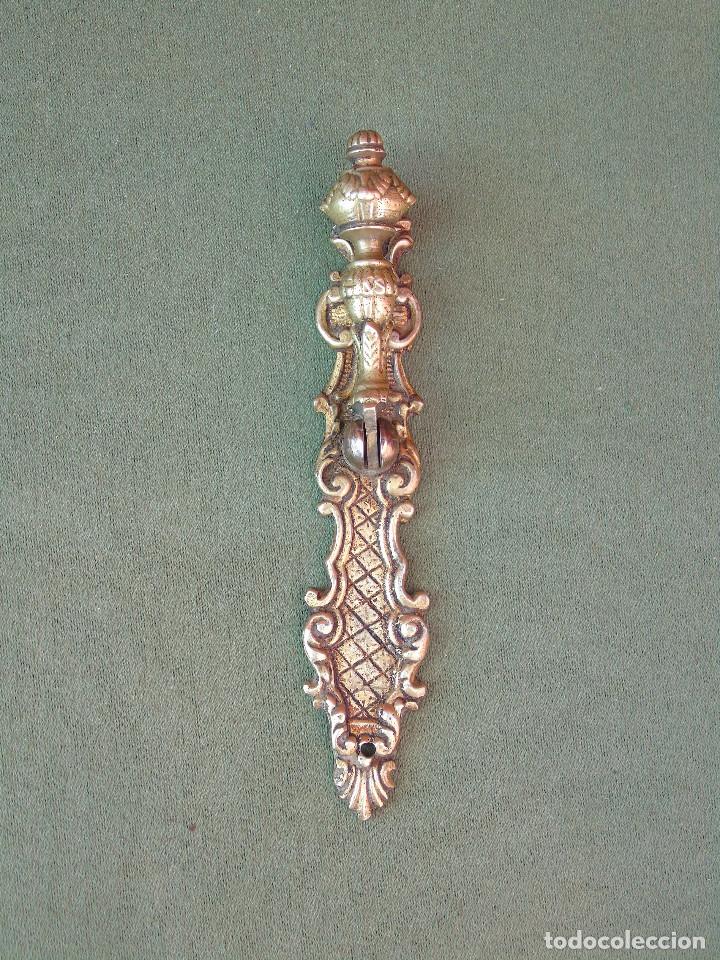 Antig&uuml;edades: ANTIGUO TIRADOR DE BRONCE ALARGADO. - Foto 3