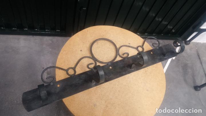 Antig&uuml;edades: Botito perchero de forja - Foto 10