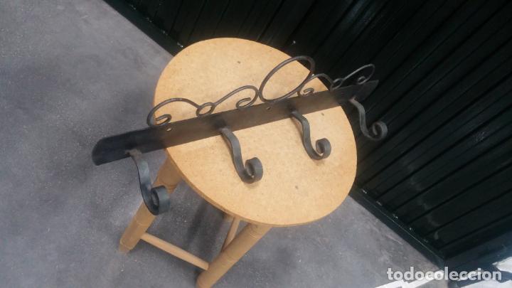 Antig&uuml;edades: Botito perchero de forja - Foto 17