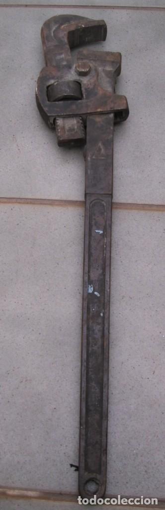 Antig&uuml;edades: llave inglesa enorme, 59cm aprox, 3,4kg aprox - Foto 3