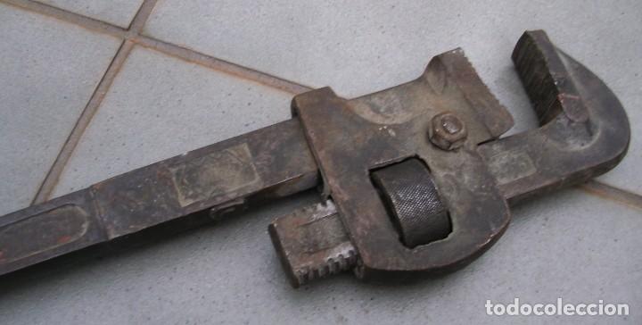 Antig&uuml;edades: llave inglesa enorme, 59cm aprox, 3,4kg aprox - Foto 4