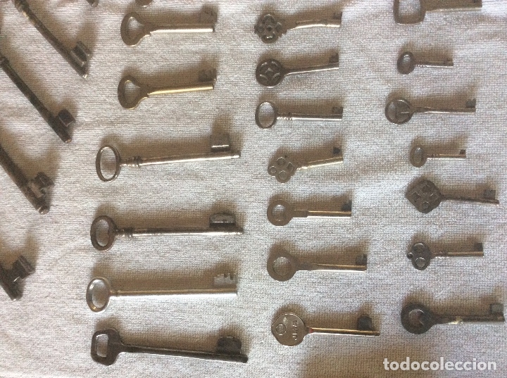 Antig&uuml;edades: LOTE, 85 LLAVES. FORJA, ALUMINIO..... - Foto 4