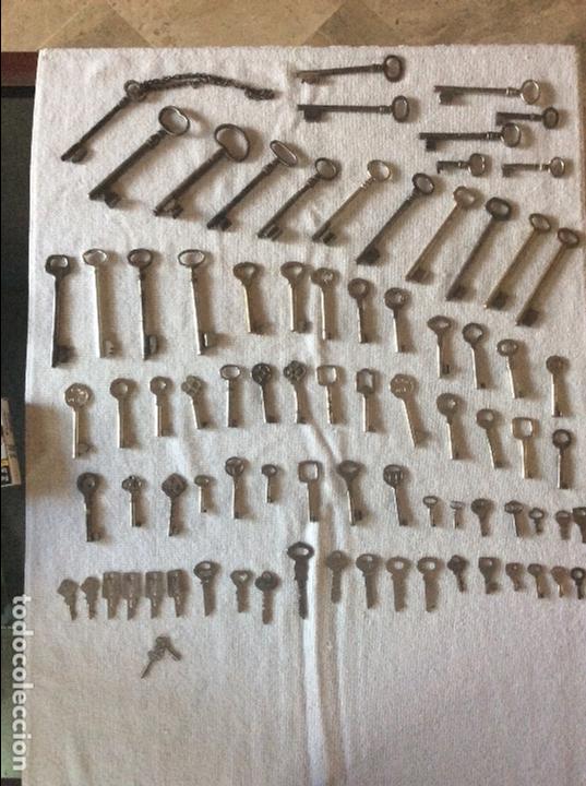 Antig&uuml;edades: LOTE, 85 LLAVES. FORJA, ALUMINIO..... - Foto 1