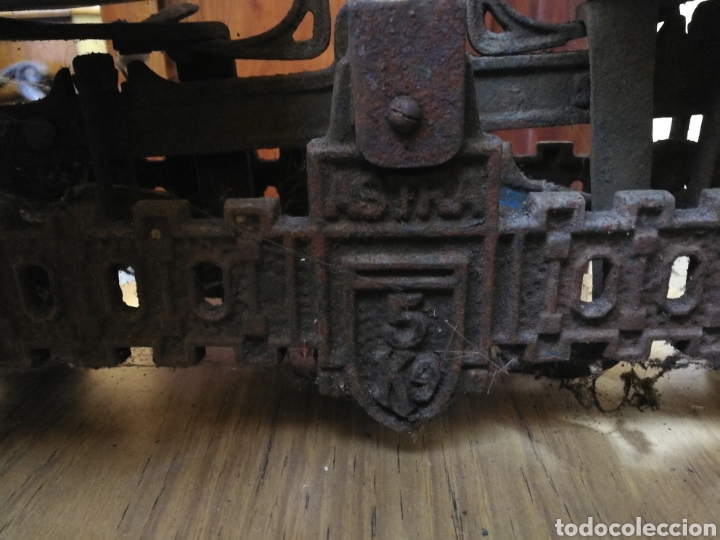 Antig&uuml;edades: Antigua b&aacute;scula. - Foto 3