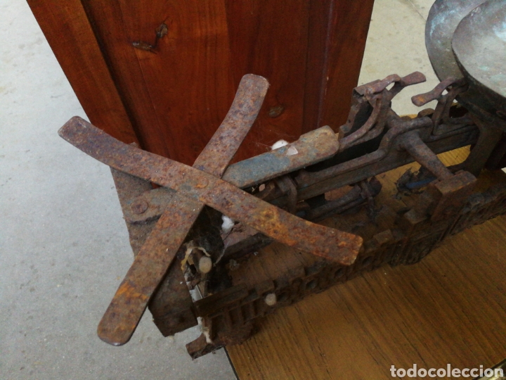 Antig&uuml;edades: Antigua b&aacute;scula. - Foto 6