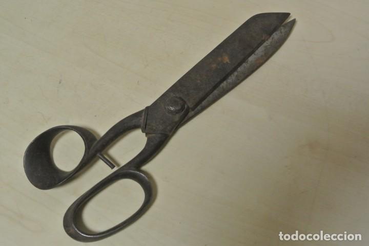 Antig&uuml;edades: TIJERAS ANTIGUAS DE SASTRE - Foto 2