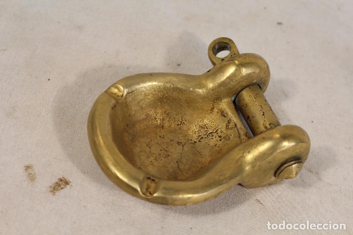 Antig&uuml;edades: grillete de barco cenicero en bronce - Foto 3