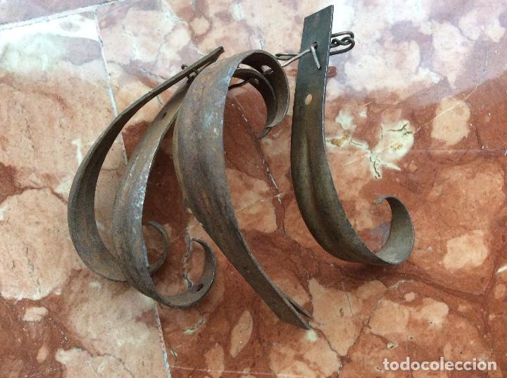 Antig&uuml;edades: Embellecedores antiguos 8cm - Foto 1