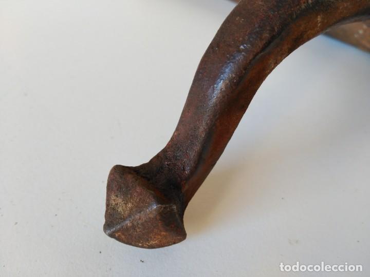 Antig&uuml;edades: Antiguo gran cerrojo de 46cm - Foto 2