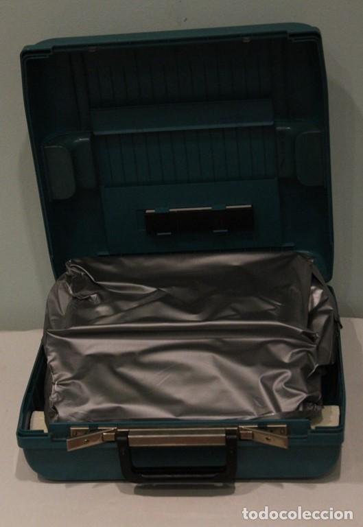 Antigüedades: Máquina de escribir Olivetti,modelo studio 45,en perfecto estado,con estuche original. - Foto 3 - 139261102