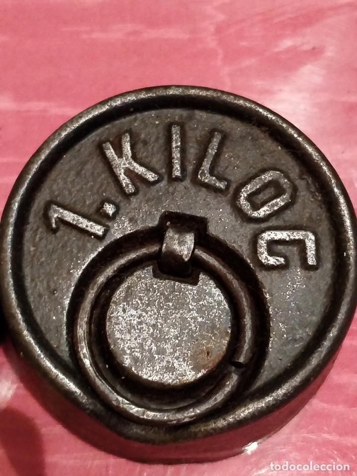 Antig&uuml;edades: Lote de dos pesas antiguas de 1kilogramo. - Foto 2