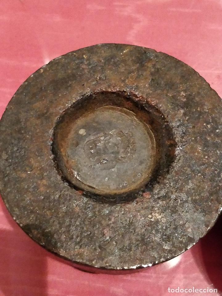 Antig&uuml;edades: Lote de dos pesas antiguas de 1kilogramo. - Foto 5