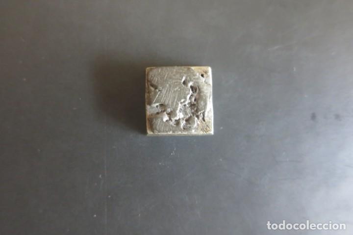 Antig&uuml;edades: pesa de 32 quilates - Foto 2