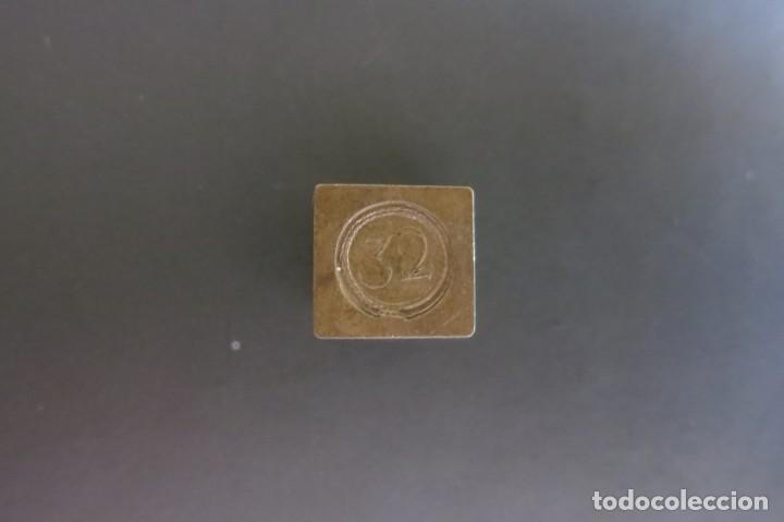 Antig&uuml;edades: pesa de 32 Quilates 1850 - Foto 1