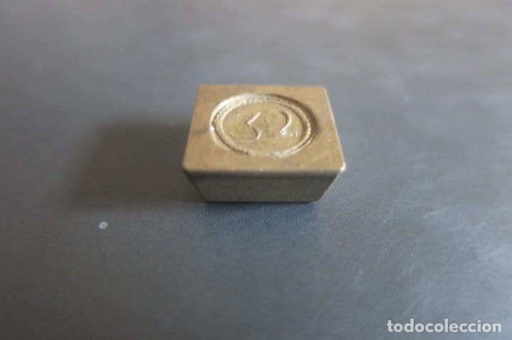 Antig&uuml;edades: pesa de 32 Quilates 1850 - Foto 3