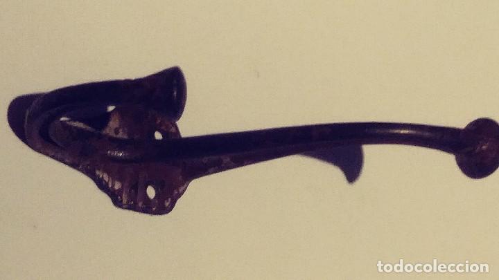 Antig&uuml;edades: COLGADOR DE HIERRO LABRADO - Foto 4