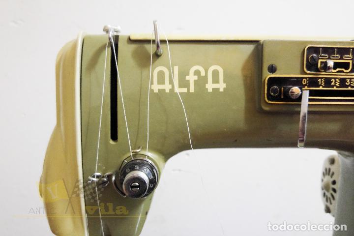 Antig&uuml;edades: M&aacute;quina de coser Alfamatic 103 - Foto 5