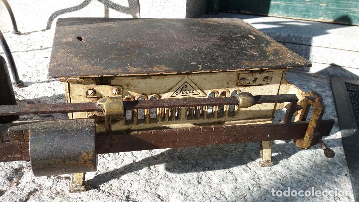Antig&uuml;edades: B&Aacute;SCULA PRINCIPIOS DE SIGLO MARCA SECA - Foto 3