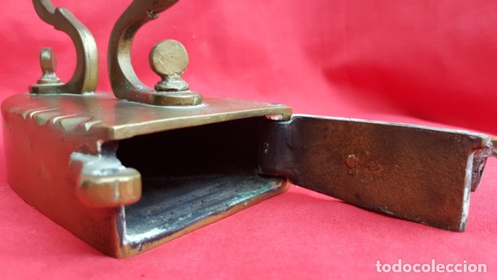 Antig&uuml;edades: Preciosa plancha en bronce. De 1800. - Foto 7