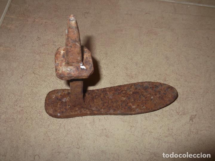 Antig&uuml;edades: Antiguo yunque de zapatero - Foto 2