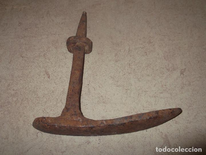 Antig&uuml;edades: Antiguo yunque de zapatero - Foto 3