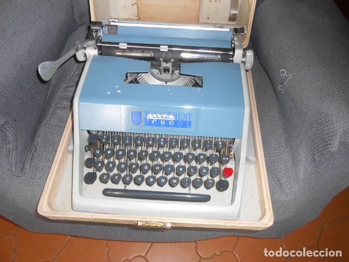 Antig&uuml;edades: M&aacute;quina Escribir HISPANO  OLIVETTI  con Maletin - Foto 2