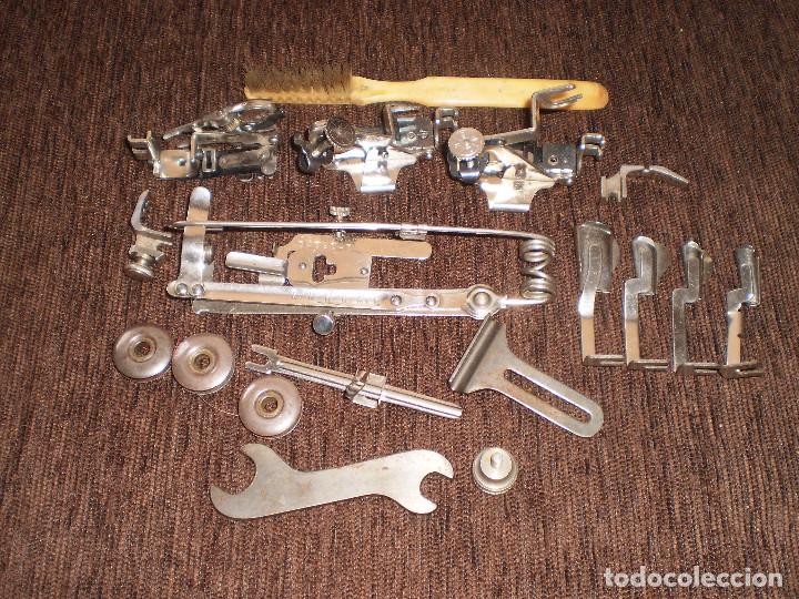 Antig&uuml;edades: lote de 21 complementos - Foto 1