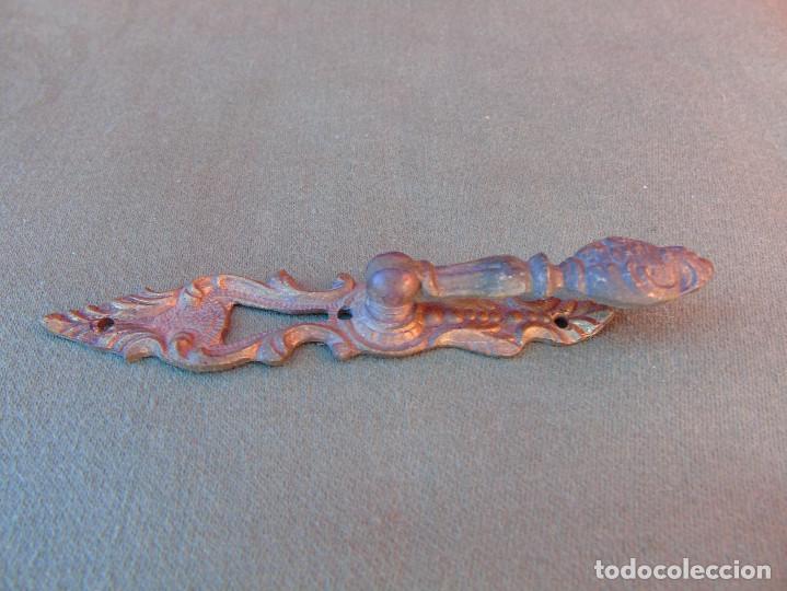 Antig&uuml;edades: ANTIGUO TIRADOR, DE BRONCE. - Foto 2