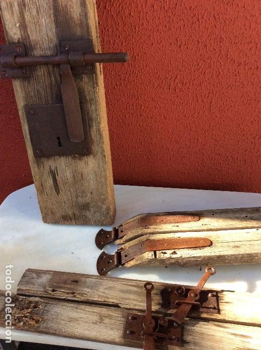 Antig&uuml;edades: Cerradura con cerrojo - Foto 2