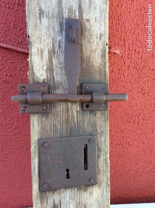 Antig&uuml;edades: Cerradura con cerrojo - Foto 4