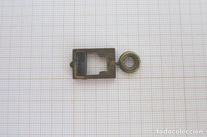 Antig&uuml;edades: cuchilla de suspension de balanza - Foto 1