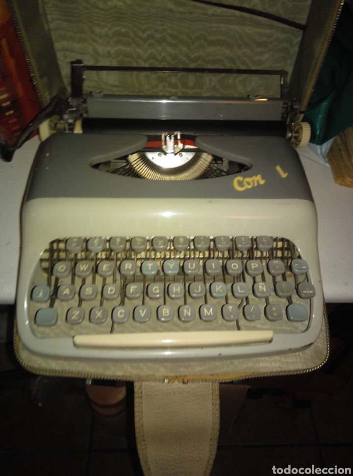 Antig&uuml;edades: M&aacute;quina de escribir.Consul - Foto 1