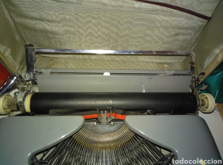 Antig&uuml;edades: M&aacute;quina de escribir.Consul - Foto 2