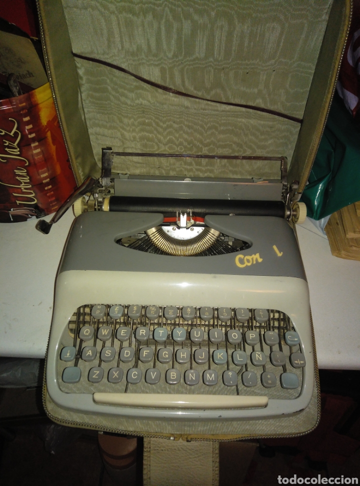 Antig&uuml;edades: M&aacute;quina de escribir.Consul - Foto 5