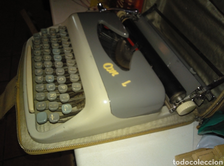 Antig&uuml;edades: M&aacute;quina de escribir.Consul - Foto 6