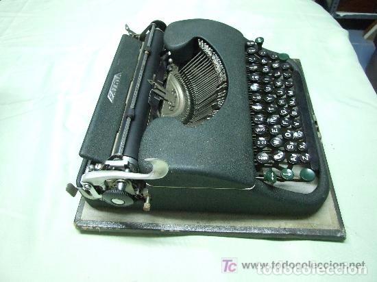 Antig&uuml;edades: MAQUINA DE ESCRIBIR PATRIA - Foto 3