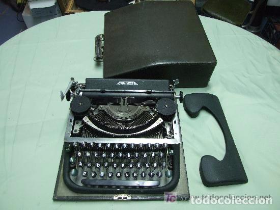 Antig&uuml;edades: MAQUINA DE ESCRIBIR PATRIA - Foto 5