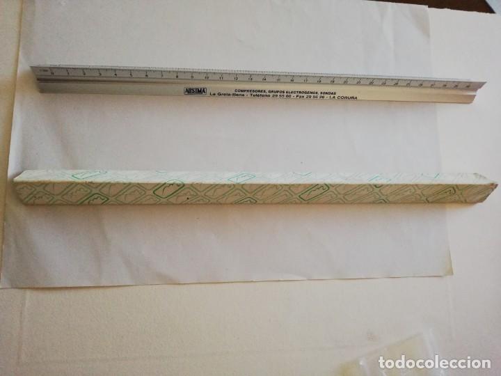 Antig&uuml;edades: REGLA TRIANGULAR DE ALUMINIO CON CINCO ESCALAS - Foto 1
